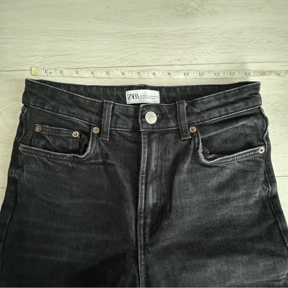 Zara High Waisted Black Denim Jeans Straight Leg Size 6 - Picture 2 of 8